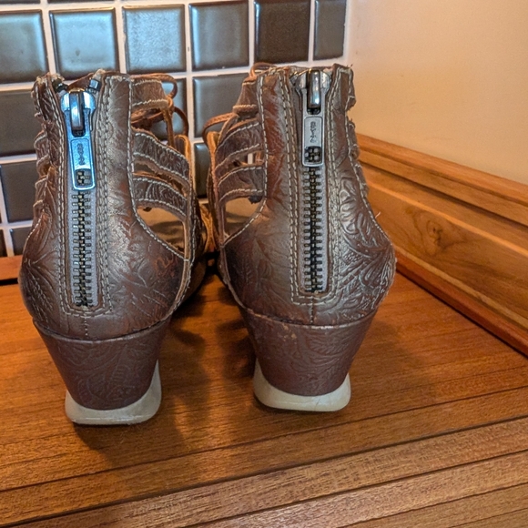 OTBT Nomadic Wedge Sandals In Pewter,9 - Picture 3 of 6